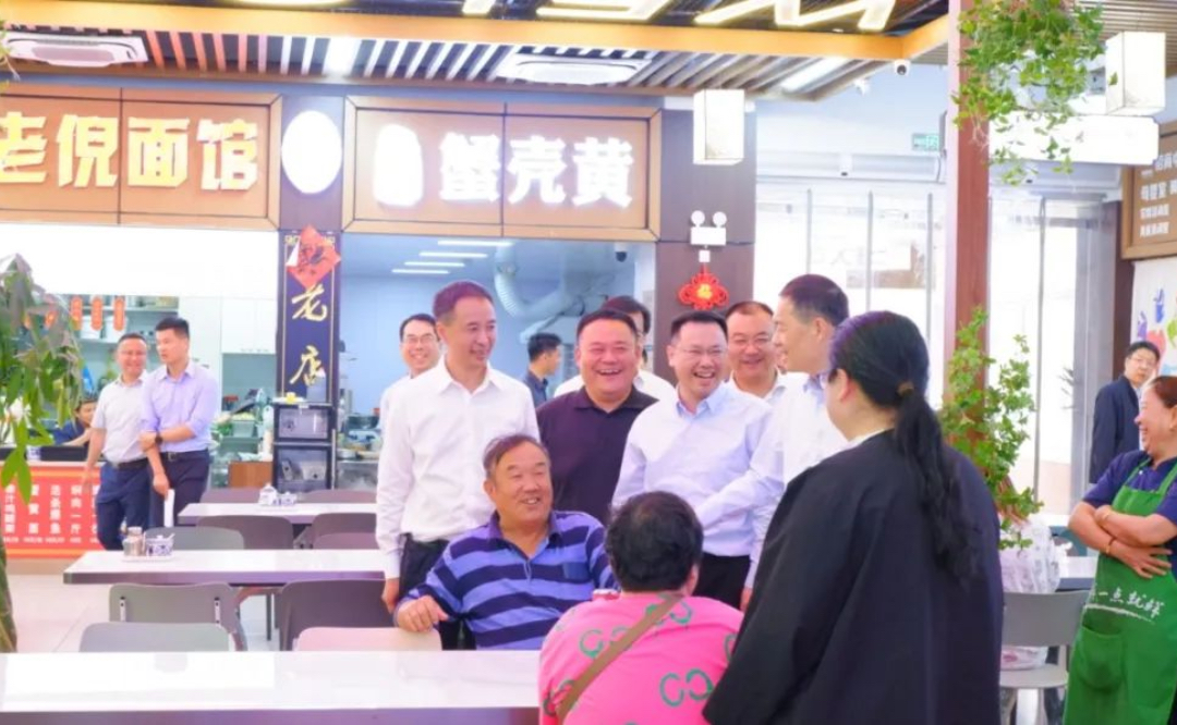 保障民生供應(yīng)，守護(hù)群眾 “菜籃子”?——蘇州市委領(lǐng)導(dǎo)視察月泊灣·壹號(hào)菜市場(chǎng)